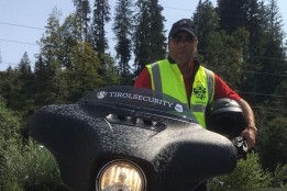 einsatzbereit auch mit Motorrad - Siegi Brandauer